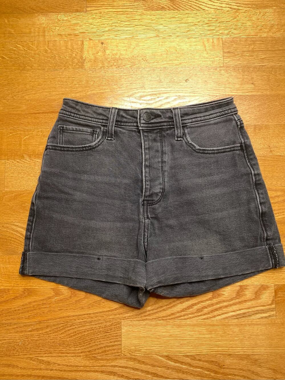 Hollister Jean Shorts, Black Ultra High-Rise Mom Short 3" Stretch, Cuffs, W23 00
